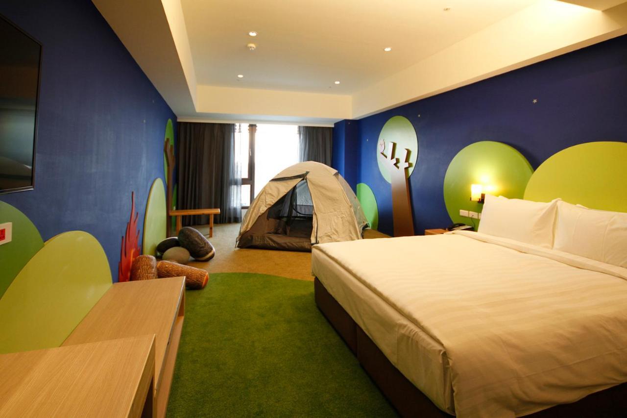 Grand Bay Resort Hotel Kota Tua Kota Tua Hengchun Bagian luar foto A room at the Forest World Hotel